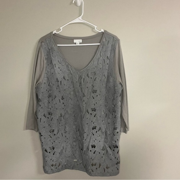 J Jill Gray Lace Overlay with Lining Top 3/4 Sleeves - Picture 1 of 4